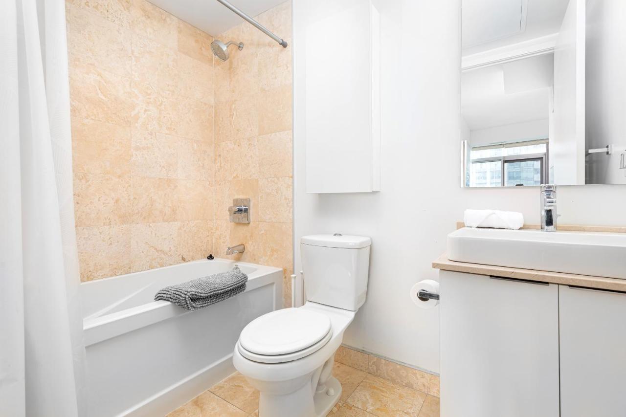 Downtown Toronto Condo Near Cn Tower, Mtcc, Rogers Center , Union Station Exterior foto
