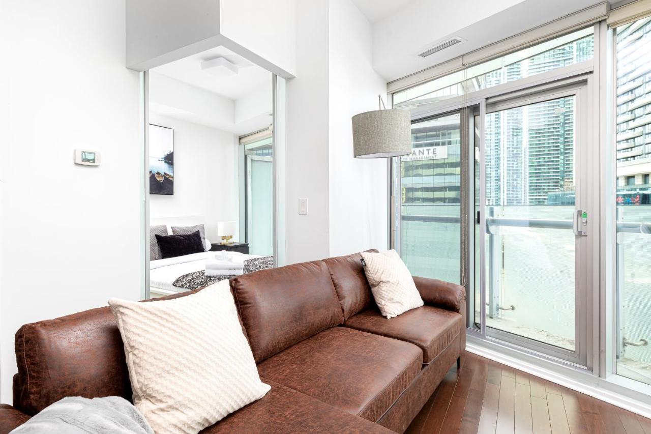 Downtown Toronto Condo Near Cn Tower, Mtcc, Rogers Center , Union Station Exterior foto
